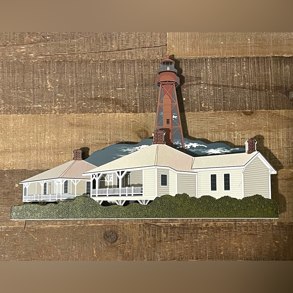 Sheila’s Sanibel Island Lighthouse. PLH08. 1998 Wood Florida Collectable.